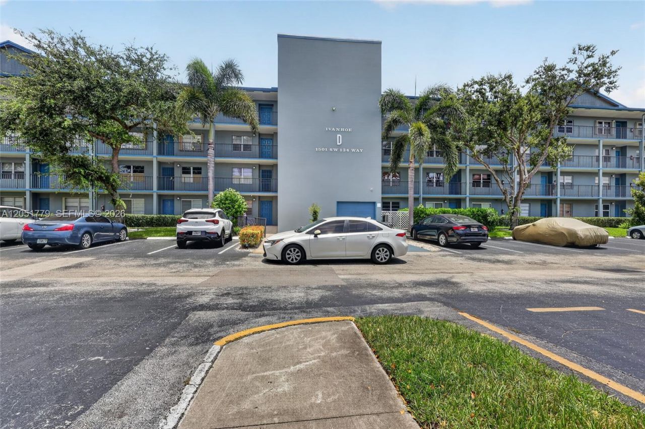 1501 SW 134th Way, Unit 403D, Pembroke Pines, FL 33027 Photo