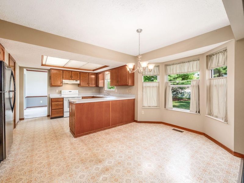 316 Brownsfell Drive , Columbus, OH 43235 Photo 15