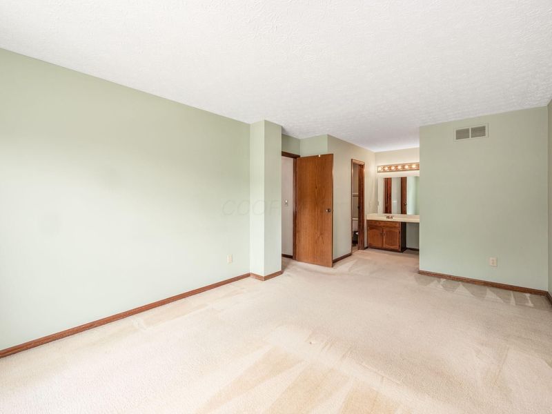 316 Brownsfell Drive , Columbus, OH 43235 Photo 19