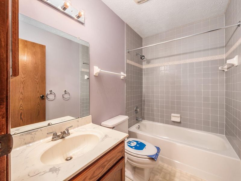 316 Brownsfell Drive , Columbus, OH 43235 Photo 24