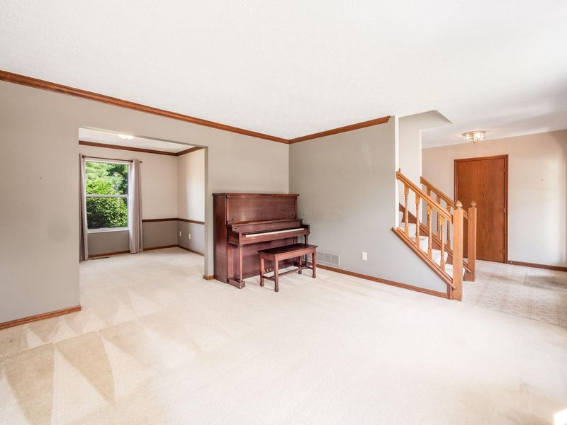 316 Brownsfell Drive , Columbus, OH 43235 Photo 7
