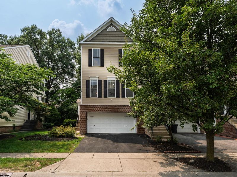 2859 Acarie Drive, Columbus, OH 43219 Photo 2