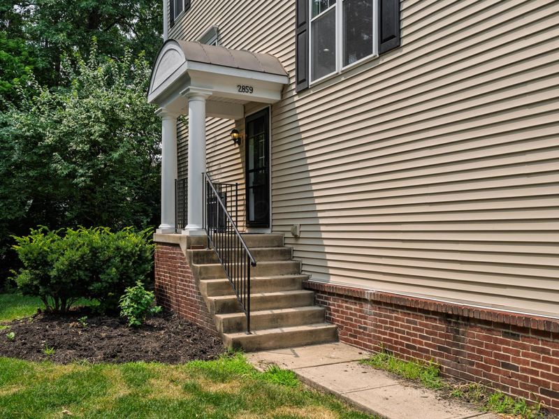 2859 Acarie Drive, Columbus, OH 43219 Photo 3