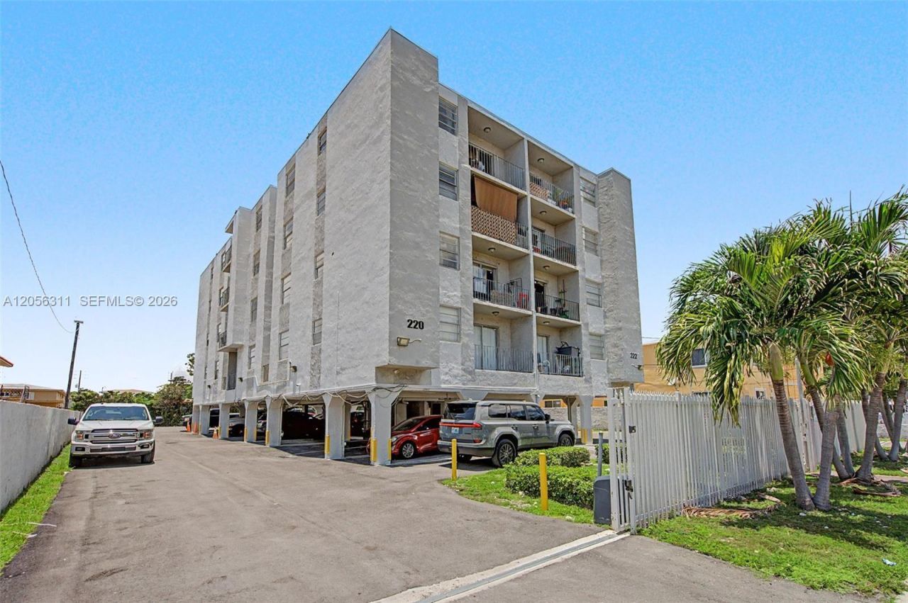 220 SW 17th Ct, Unit 43, Miami, FL 33135 Photo