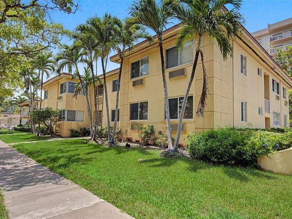 25 Menores Ave , Unit 08, Coral Gables, FL 33134