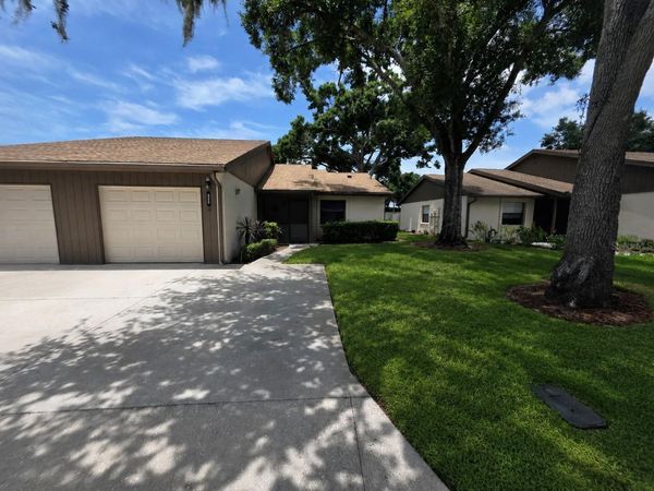 225 OAK HILL DRIVE , Unit 10, SARASOTA, FL 34232