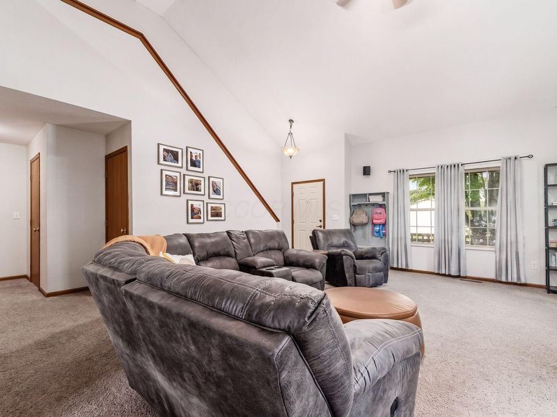8107 Crete Lane , Blacklick, OH 43004 Photo 8