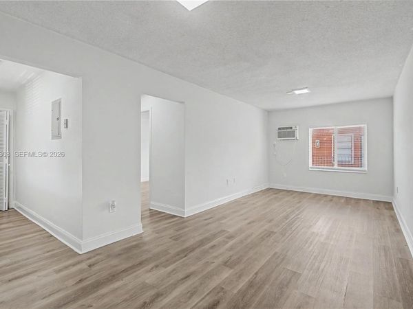 1245 SW 5th St, Unit 5, Miami, FL 33135