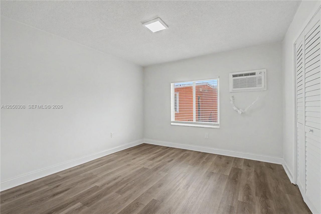 1245 SW 5th St, Unit 5, Miami, FL 33135 Photo