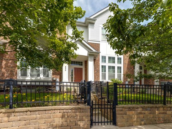 533 Plaza Place, Aurora, IL 60504