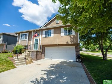 11854 Newport Avenue, Omaha, NE 68164