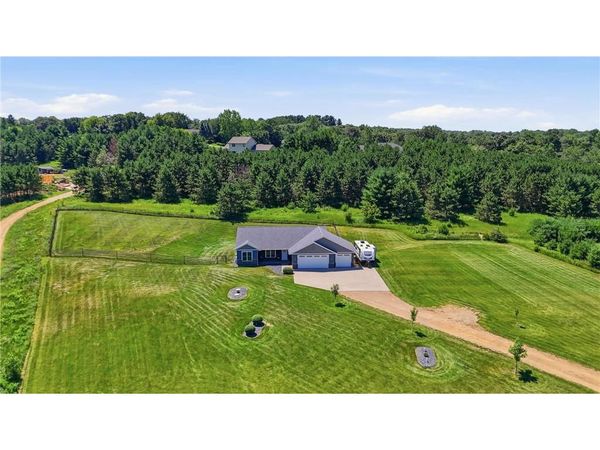 911 67th Avenue, Hudson, WI 54016