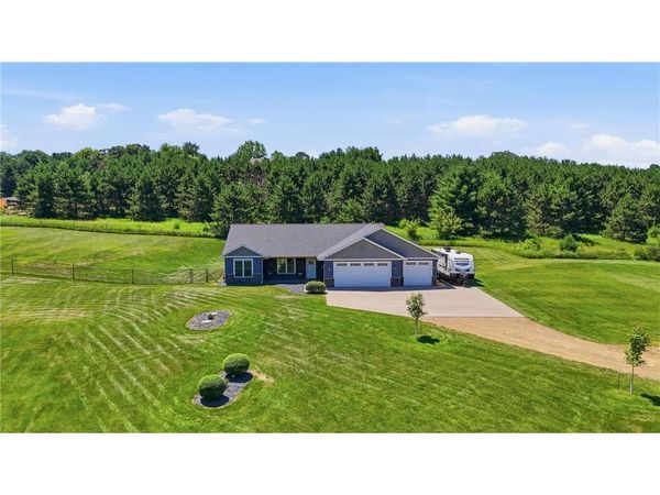 911 67th Avenue, Hudson, WI 54016