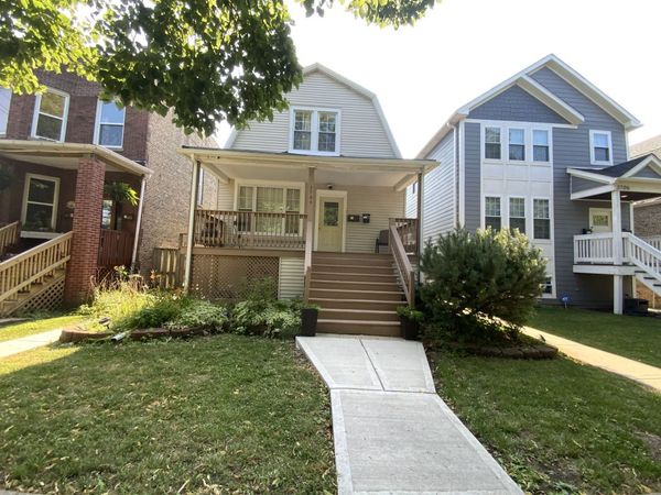 3704 N Drake Avenue , Chicago, IL 60618
