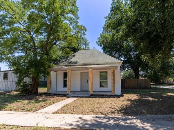 224 W 1st Street, Carnegie, OK 73015
