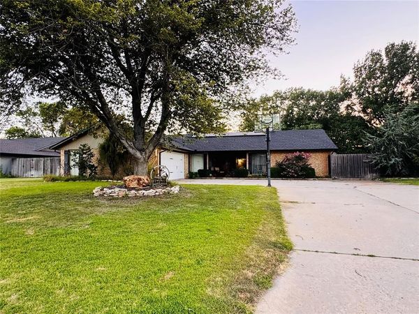 909 Jami Lane, Elk City, OK 73644