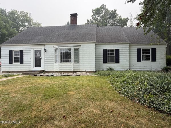 225 W High Street , Hicksville, OH 43526