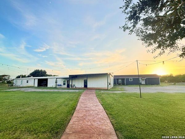 928 County Road 154, Pleasanton, TX 78064