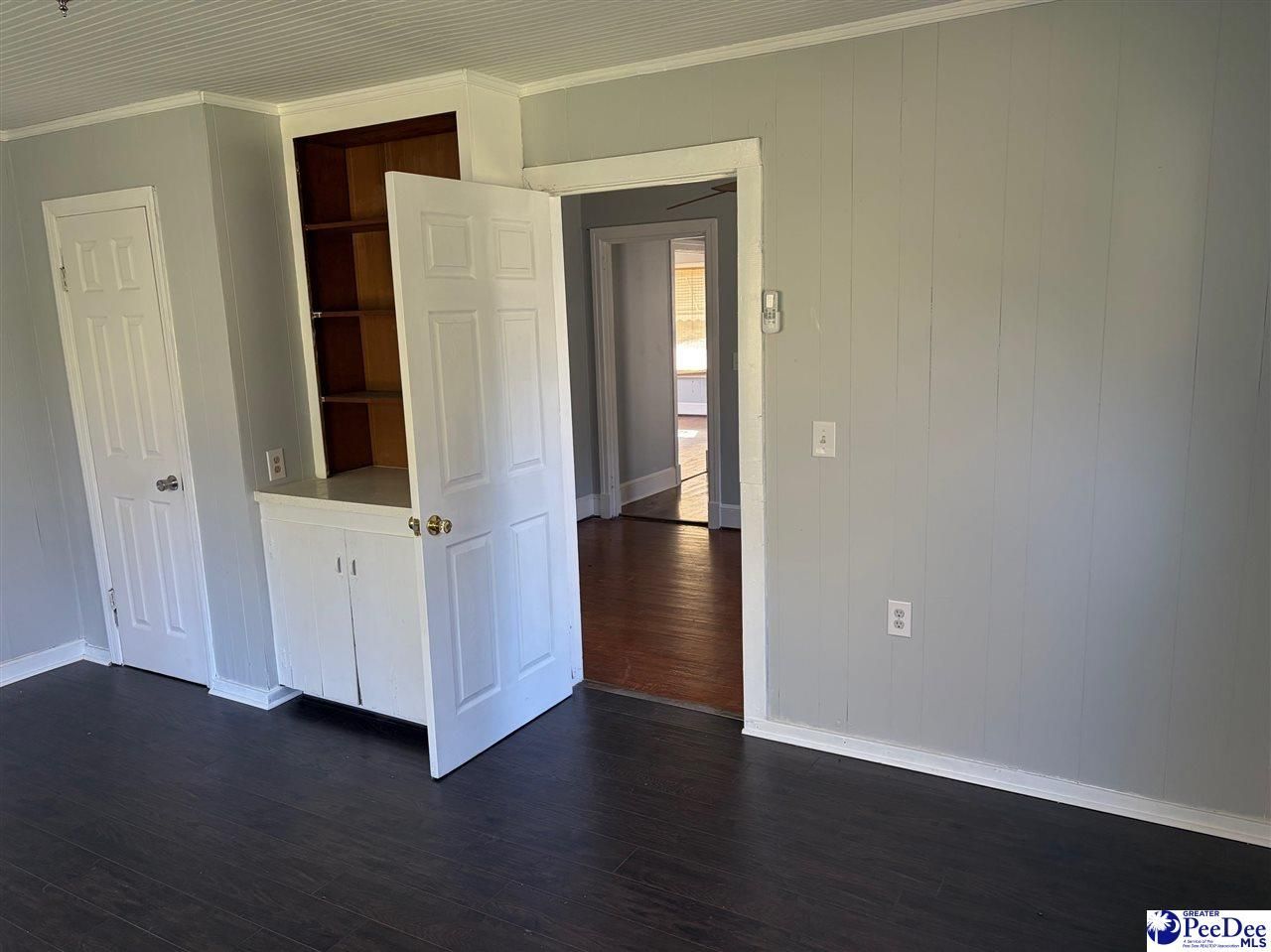 426 Manor Photo 12