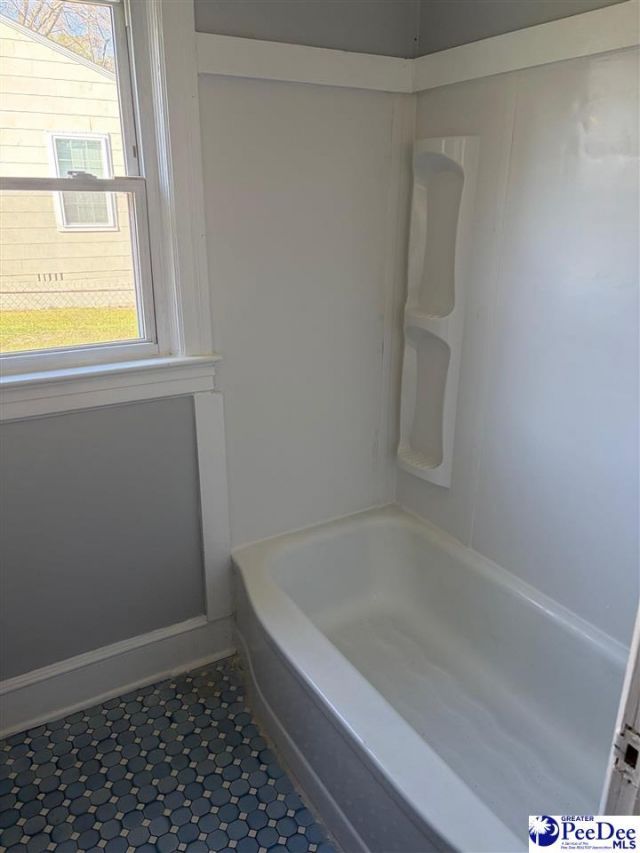 426 Manor Photo 13
