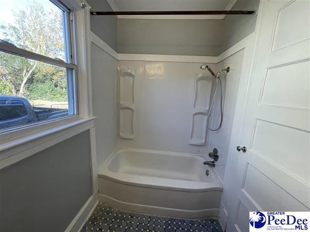 426 Manor Photo 14