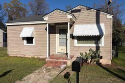 426 Manor photo 4