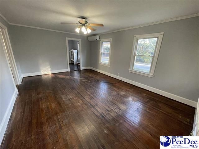 426 Manor Photo 6