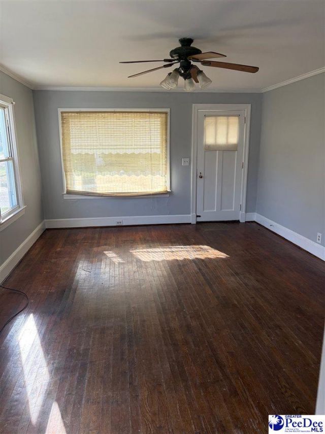 426 Manor Photo 7