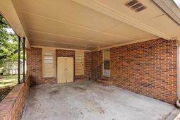 400 Woodward Dr photo 4