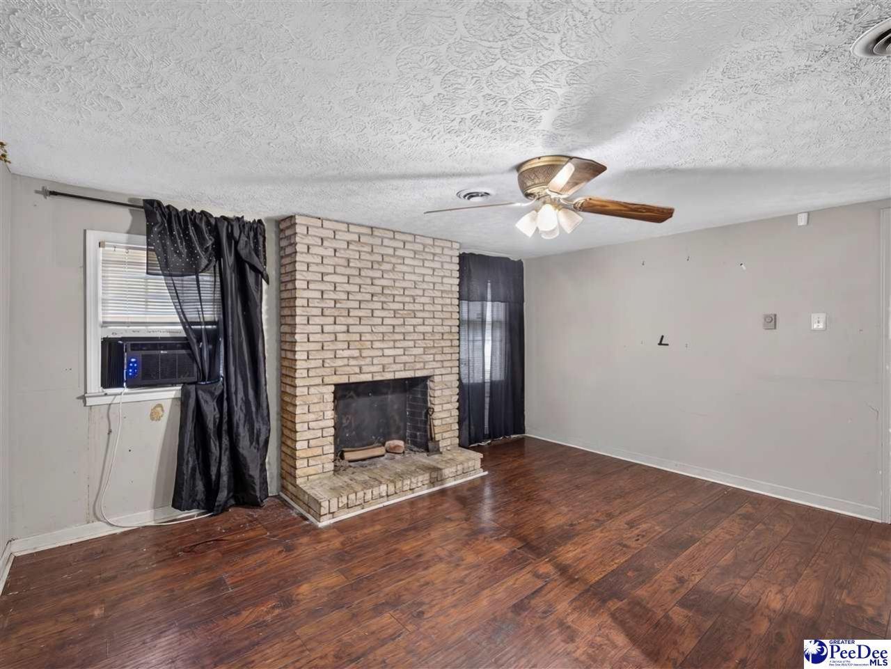 400 Woodward Dr Photo 4