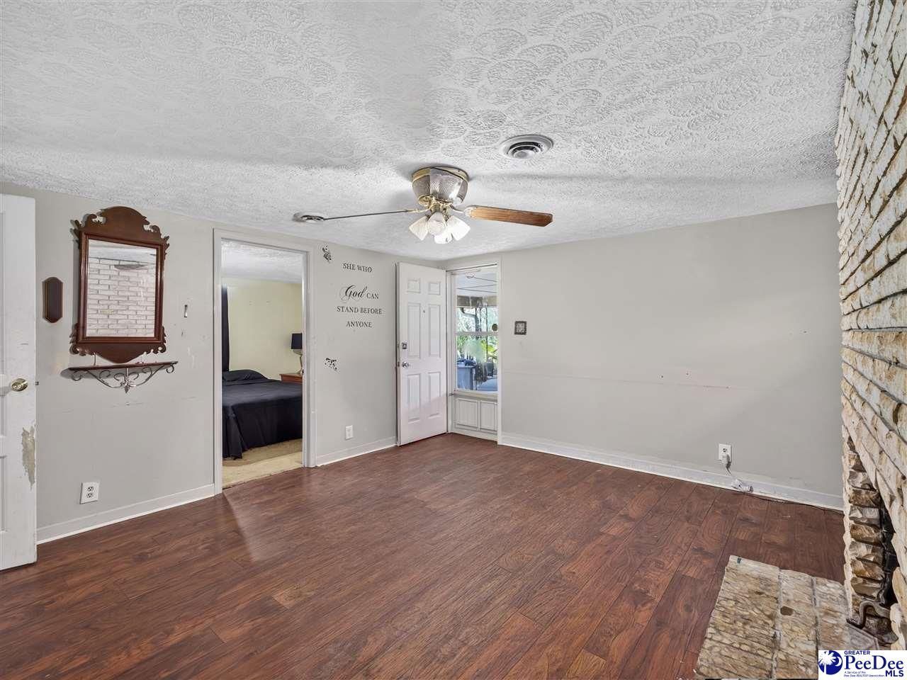 400 Woodward Dr Photo 5