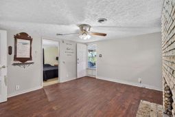 400 Woodward Dr photo 4