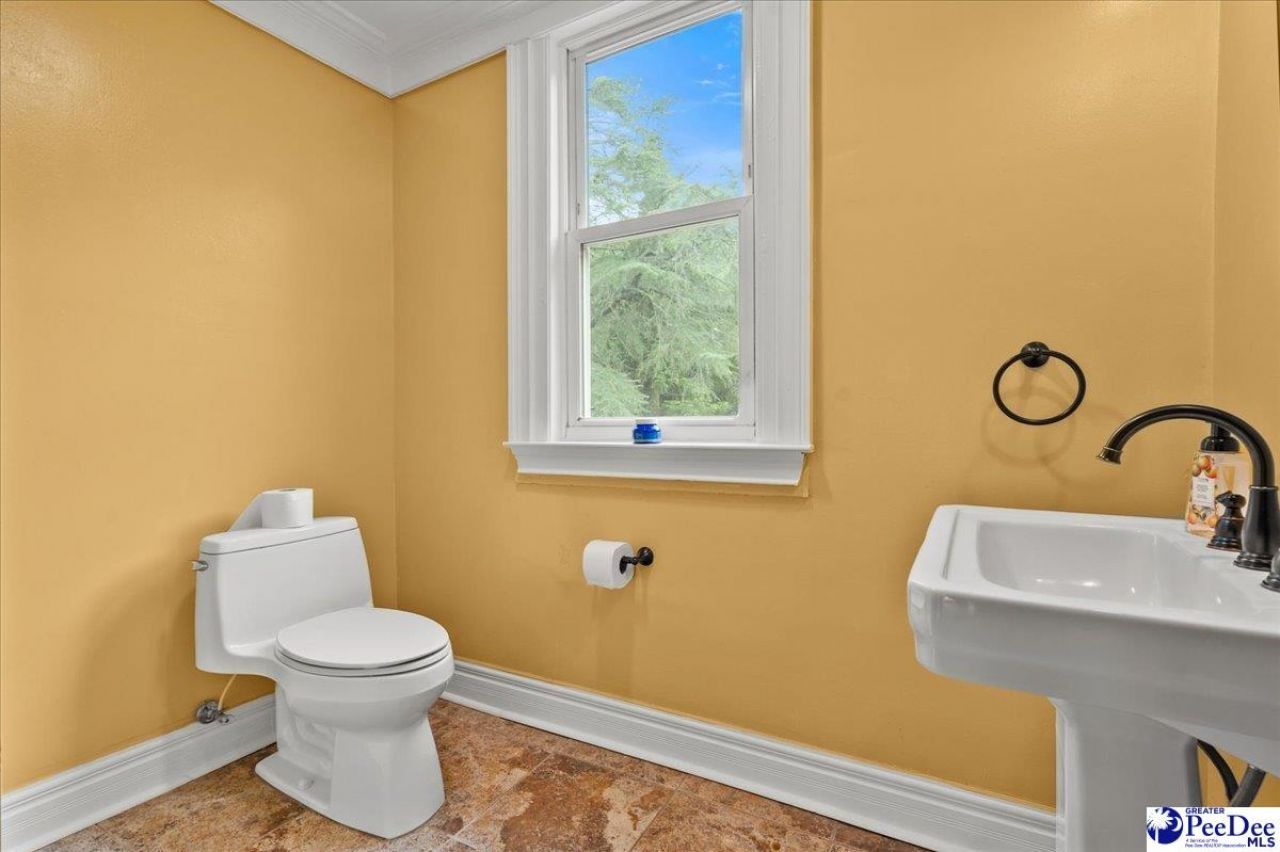 119 N Ervin Photo 26