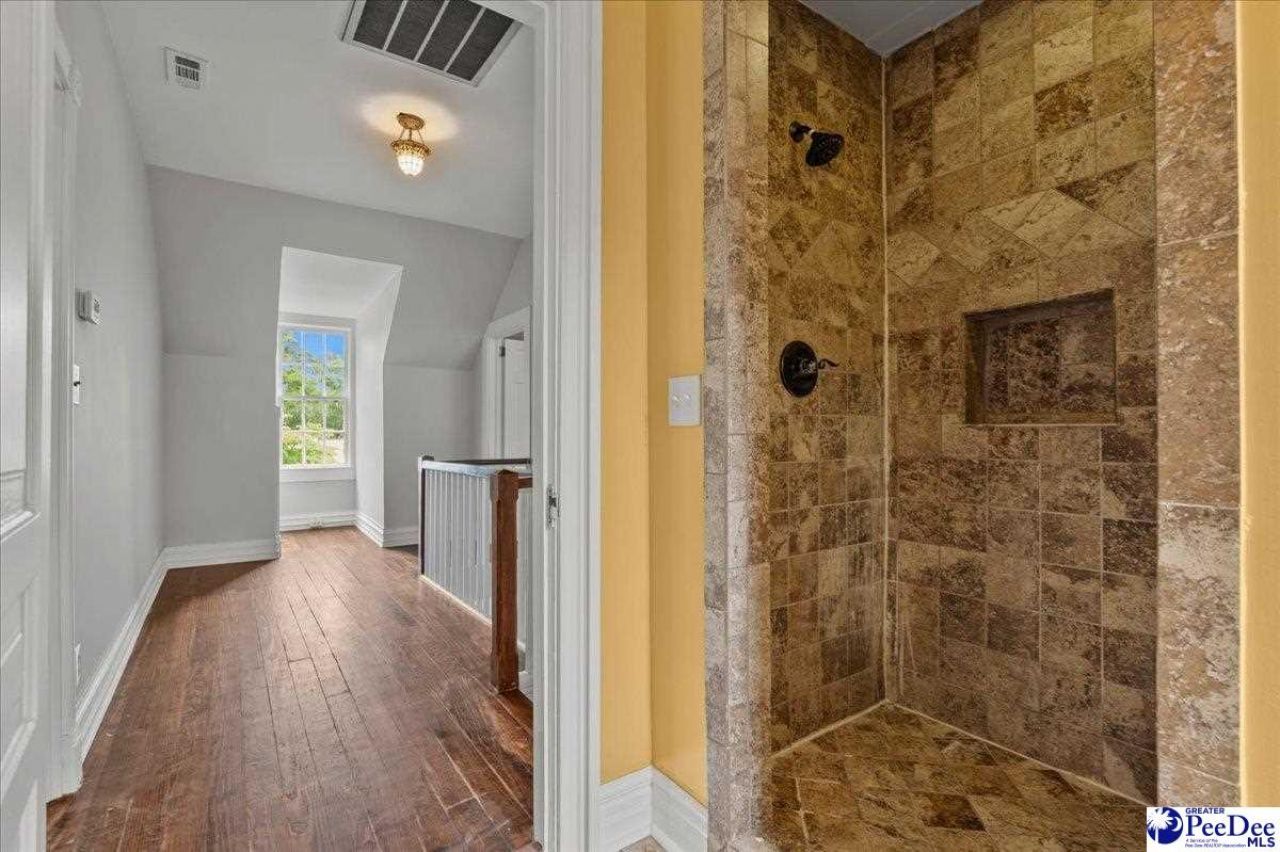 119 N Ervin Photo 27
