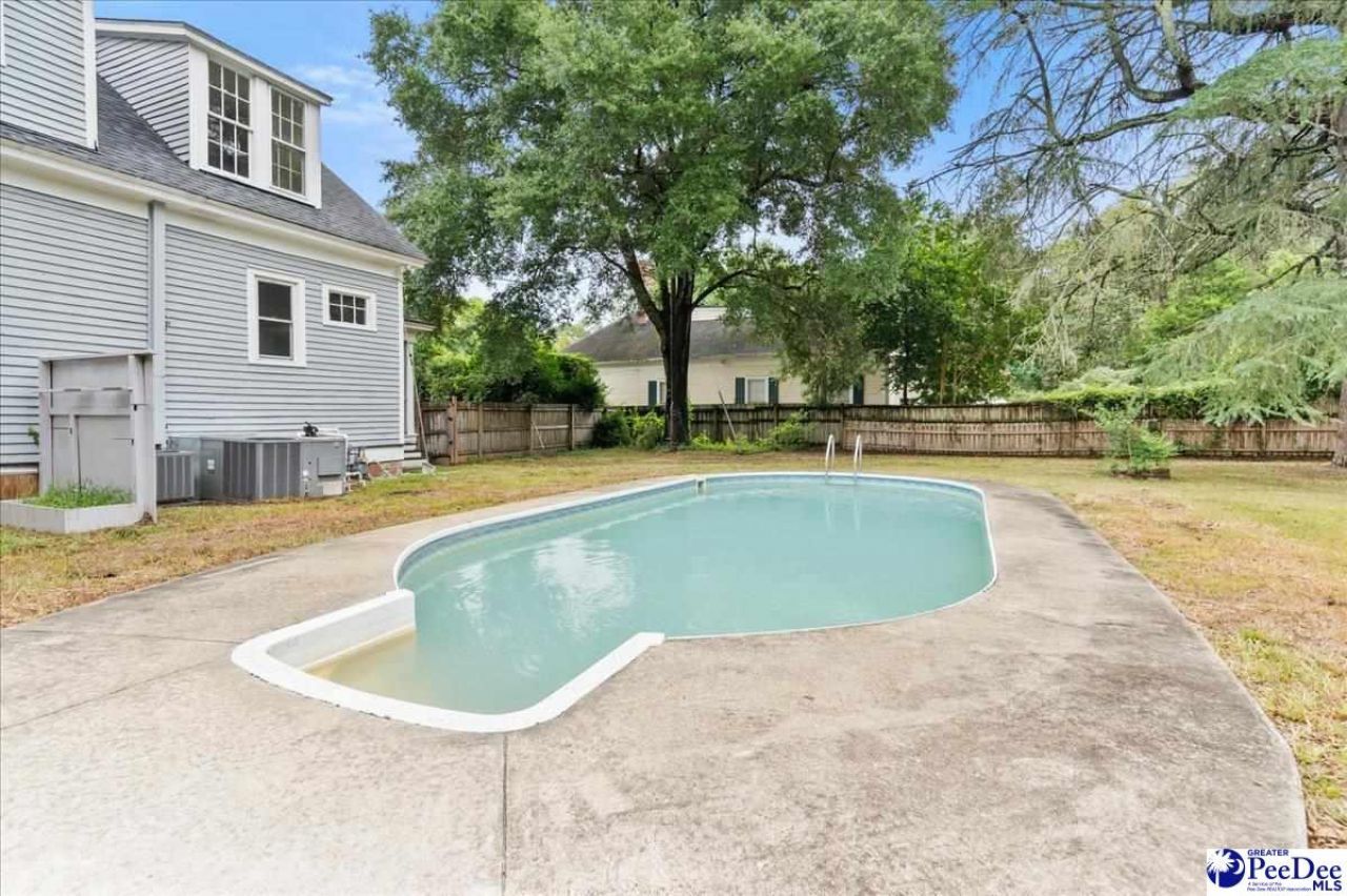 119 N Ervin Photo 32