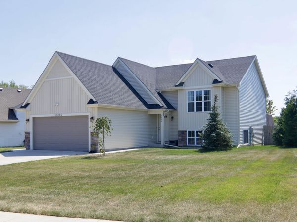 5806 Birdsong Court SE, Grand Rapids, MI 49508