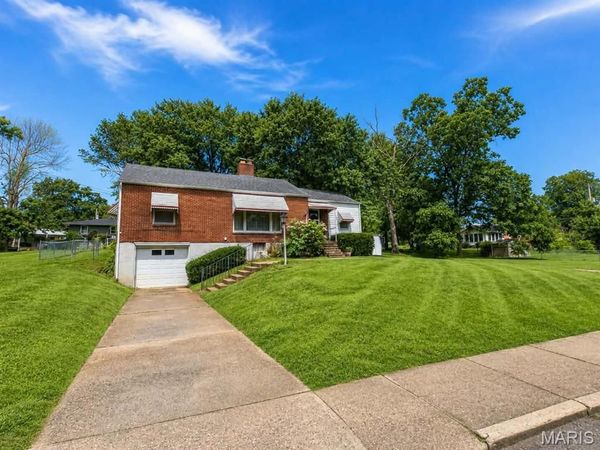 411 Macarthur Avenue, Union, MO 63084