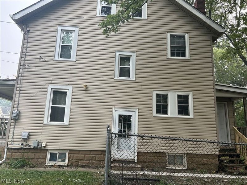 1012 Kling Street , Akron, OH 44301 Photo 2