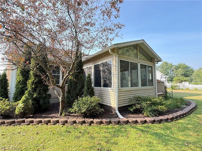 1349 Bannerstone Drive , Painesville, OH 44077 Photo 5