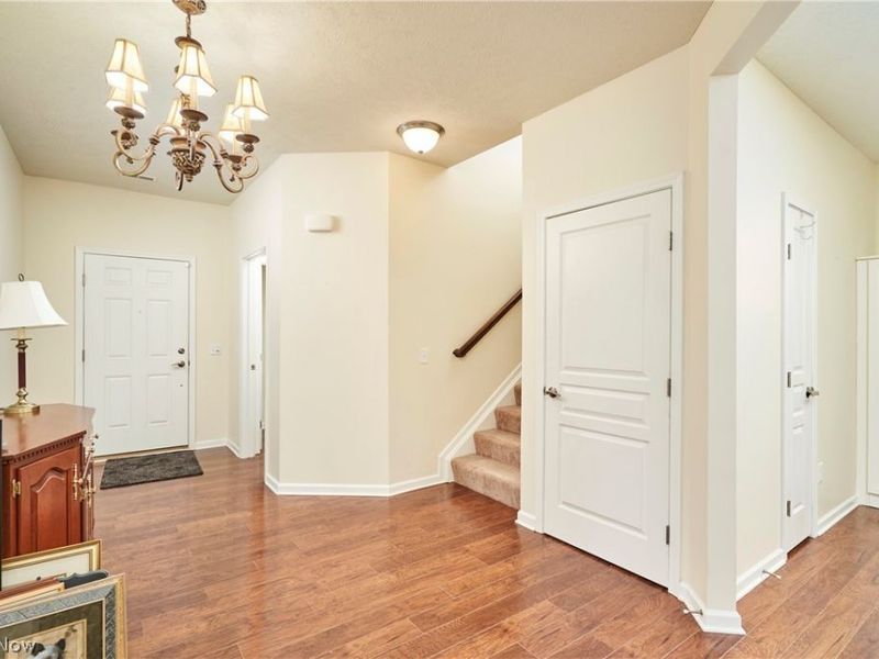 531 Arbor Lane , Akron, OH 44321 Photo 2