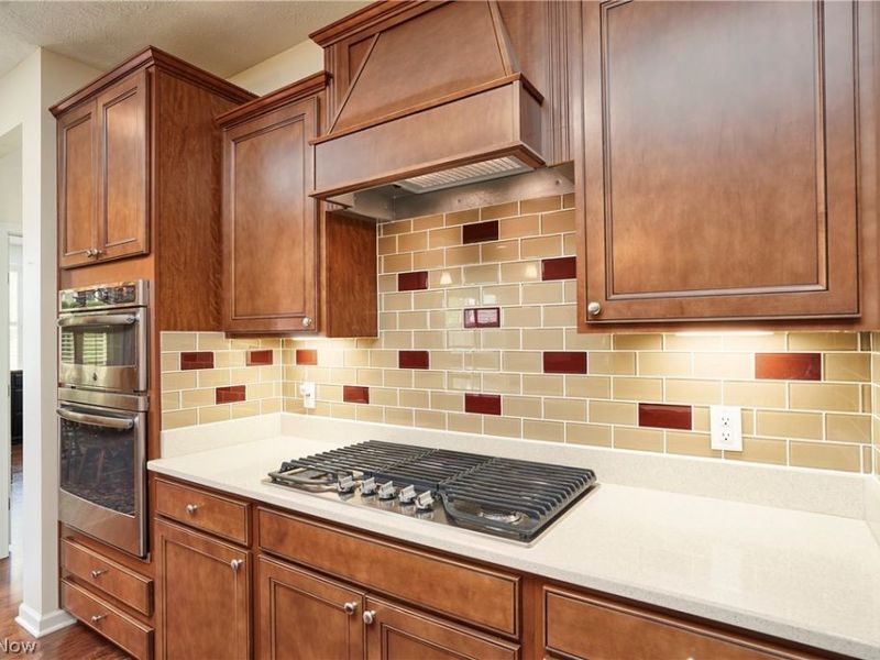 531 Arbor Lane , Akron, OH 44321 Photo 4