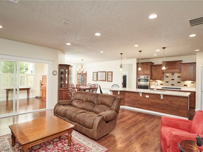 531 Arbor Lane , Akron, OH 44321 Photo 6