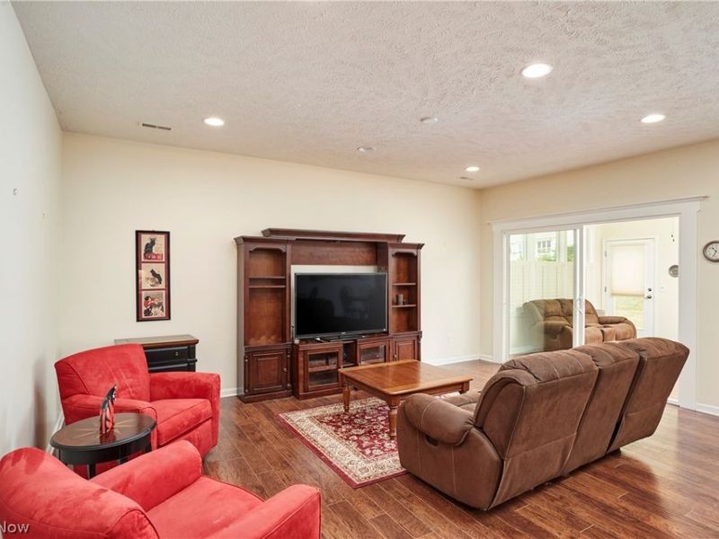 531 Arbor Lane , Akron, OH 44321 Photo 7