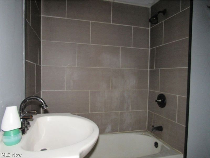 3240 Menough Road, Ravenna, OH 44266 Photo 8