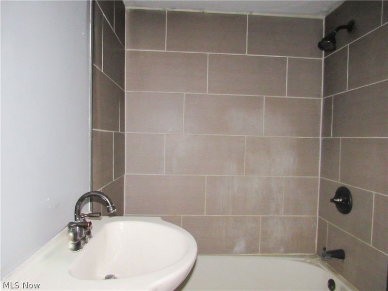 3240 Menough Road, Ravenna, OH 44266 Photo 9