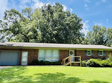 1728 Sycamore Drive, Benton, KY 42025