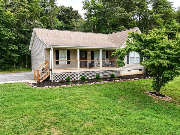 39 E Point Drive, Dahlonega, GA 30533