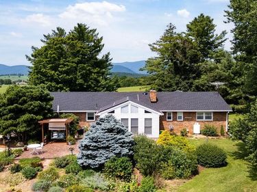 120 TRINITY POINT RD, SWOOPE, VA 24479