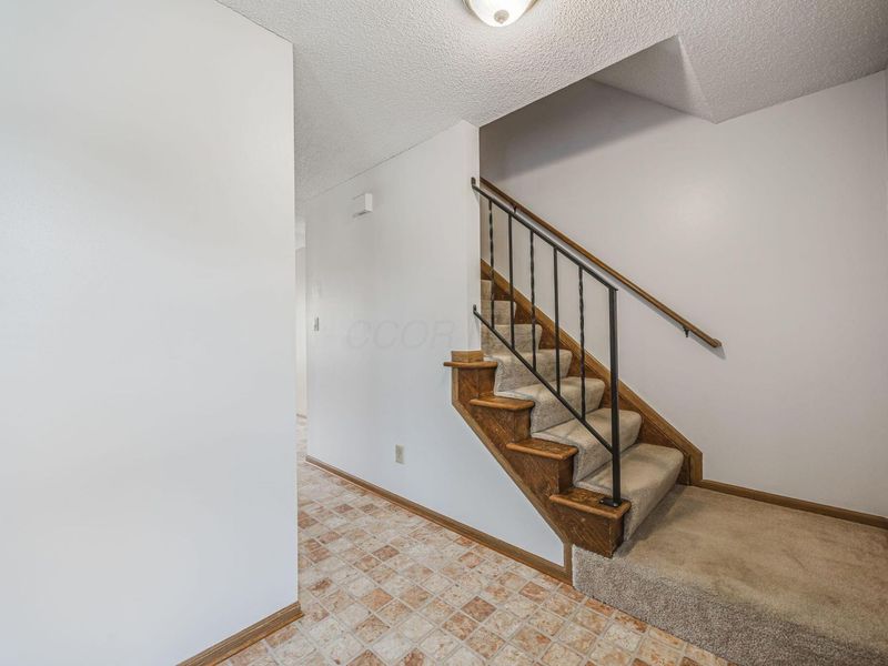 5665 Converse Court , Hilliard, OH 43026 Photo 9