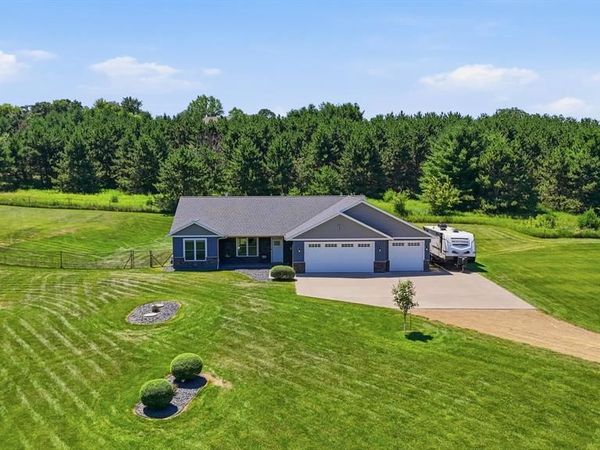 911 67th Avenue, Hudson, WI 54016